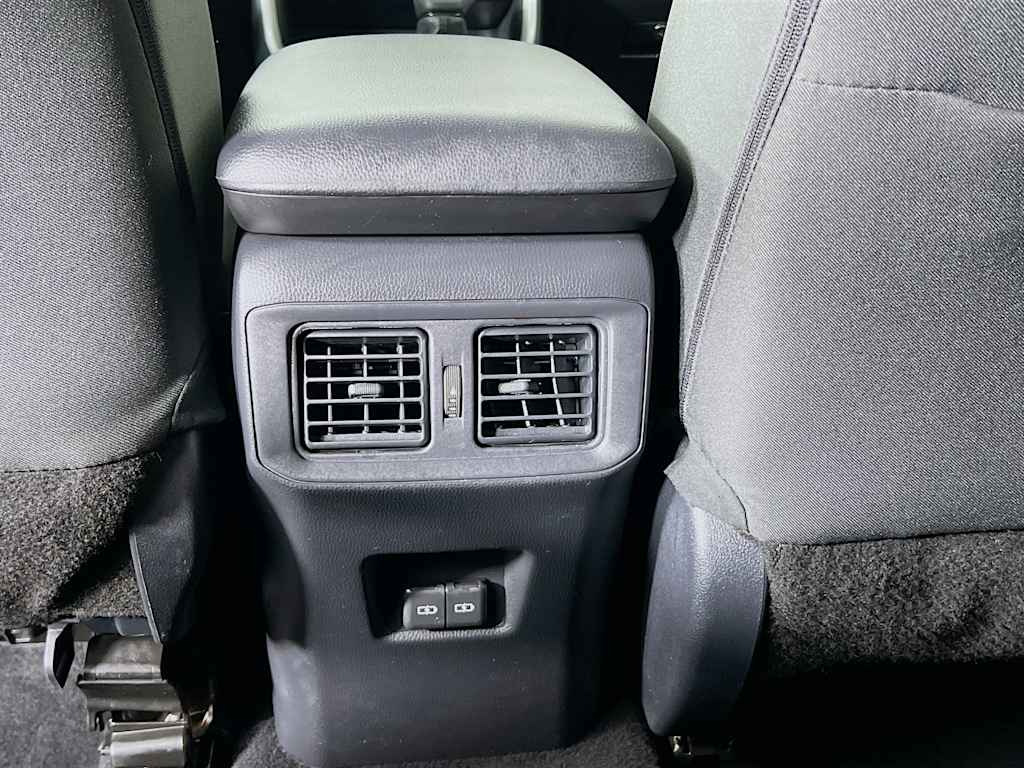 2025 Toyota RAV4 — photo 24