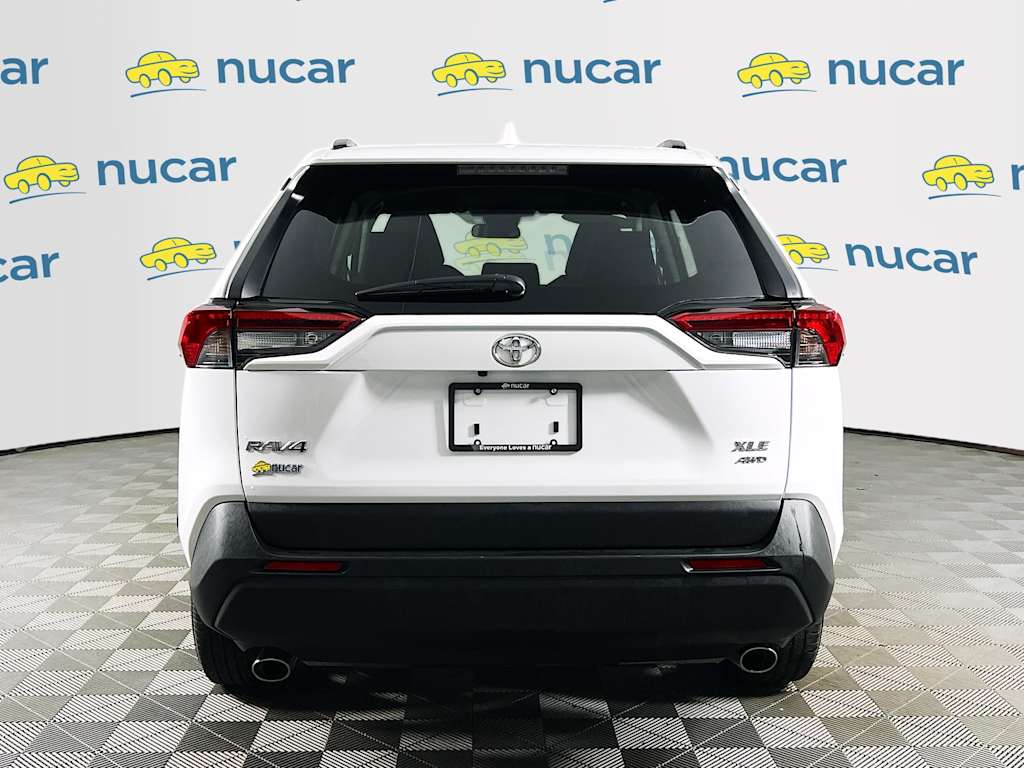 2025 Toyota RAV4 — photo 6