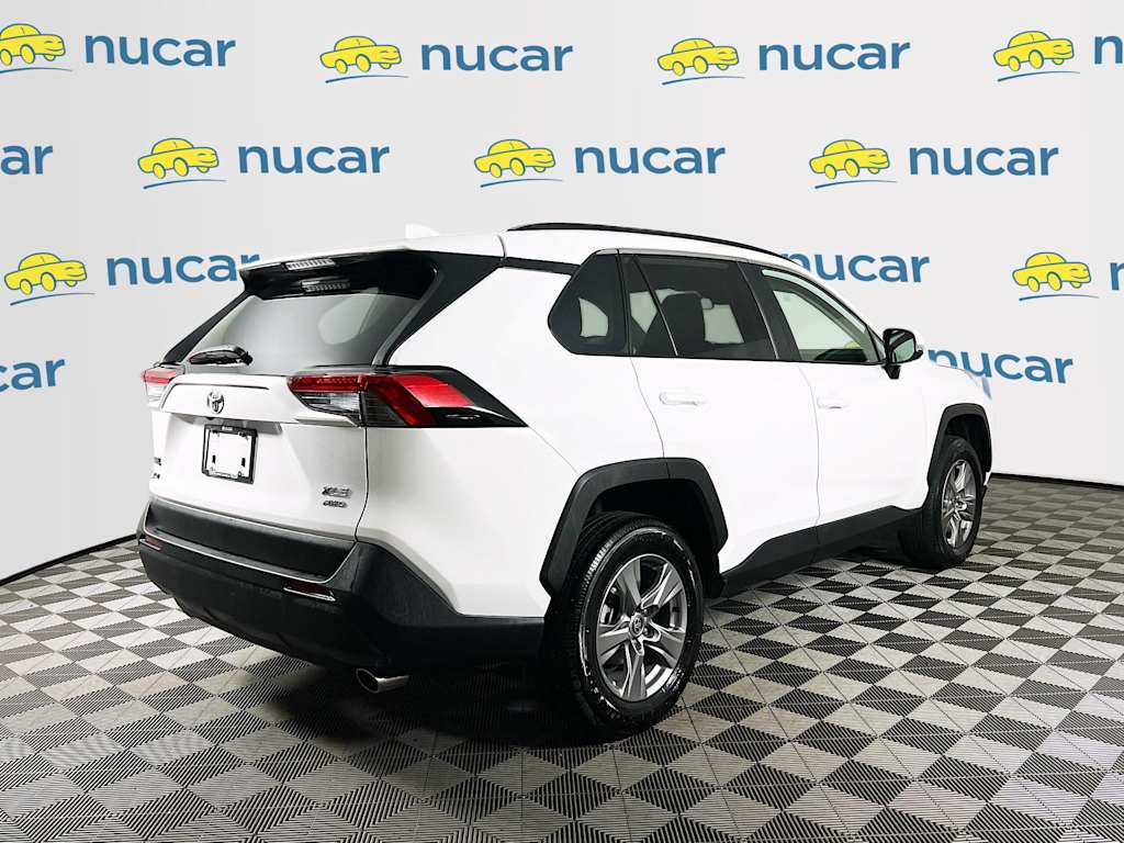 2025 Toyota RAV4 — photo 7