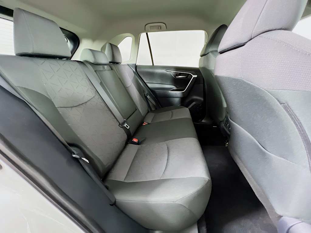 2025 Toyota RAV4 — photo 26