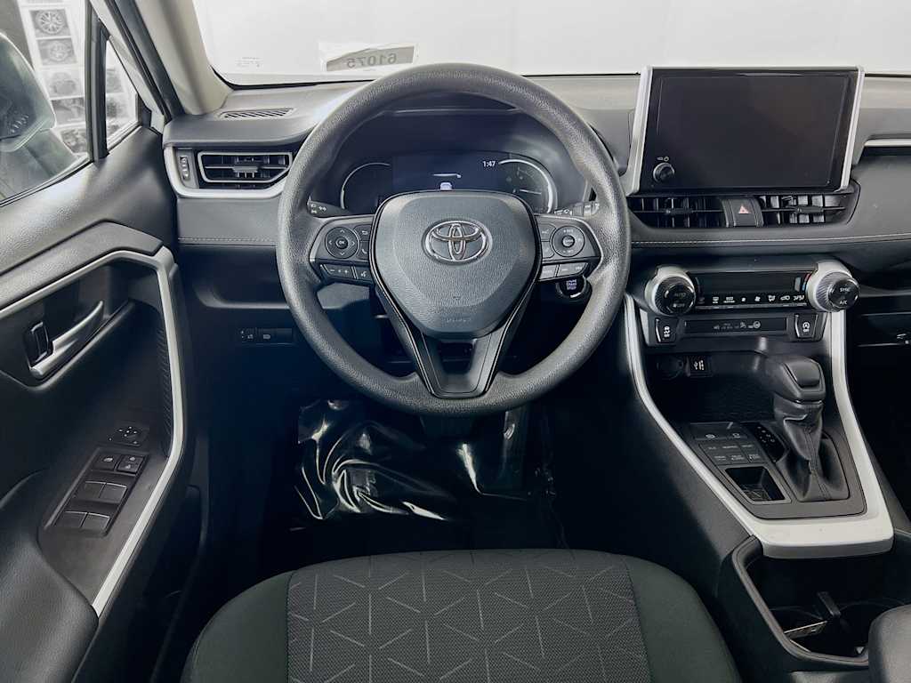 2025 Toyota RAV4 — photo 21