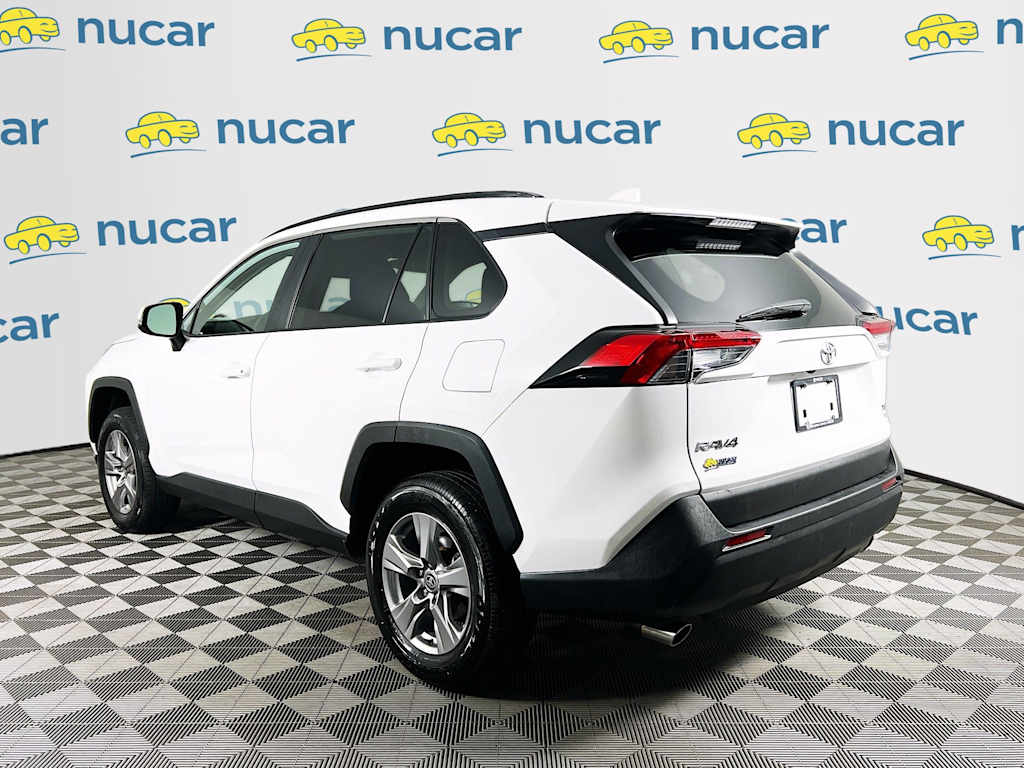 2025 Toyota RAV4 — photo 5