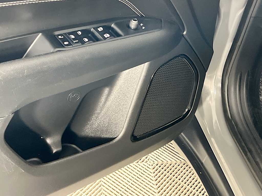2023 Jeep Compass — photo 19
