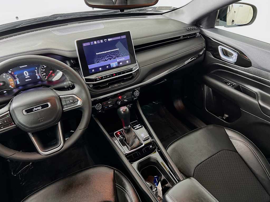 2023 Jeep Compass — photo 23