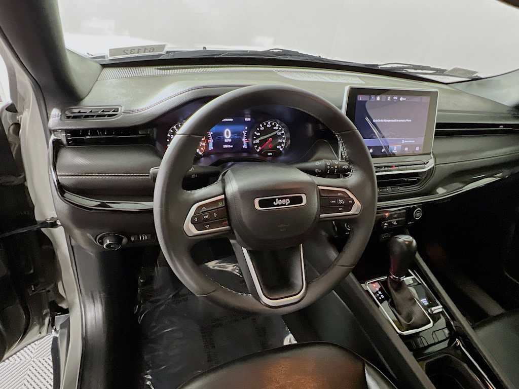 2023 Jeep Compass — photo 11
