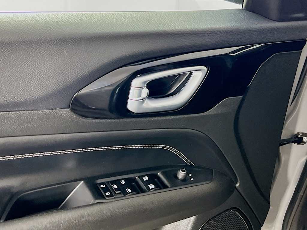 2023 Jeep Compass — photo 18