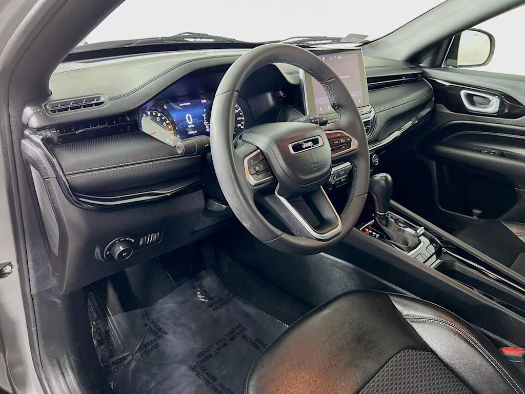 2023 Jeep Compass — photo 9
