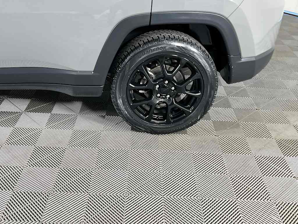 2023 Jeep Compass — photo 30