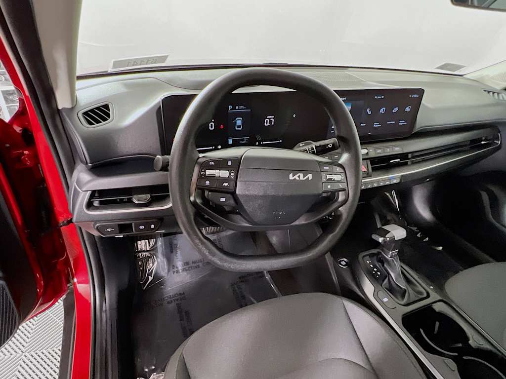 2025 Kia K4 — photo 11