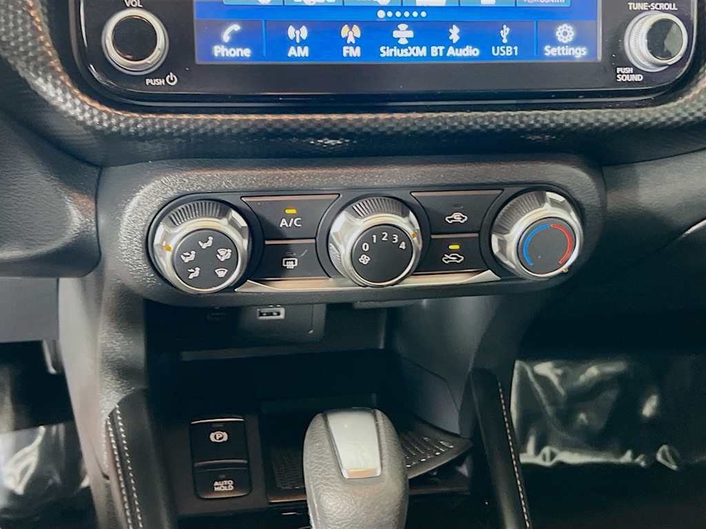 2024 Nissan Kicks — photo 15