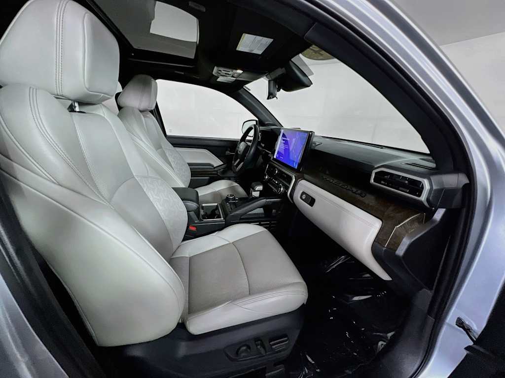 2024 Toyota Tacoma — photo 29