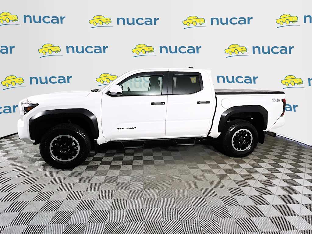 2025 Toyota Tacoma — photo 4
