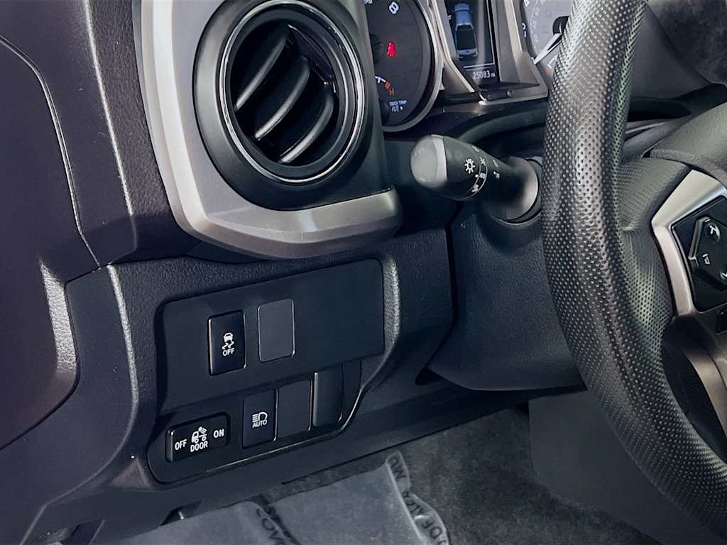 2023 Toyota Tacoma — photo 10
