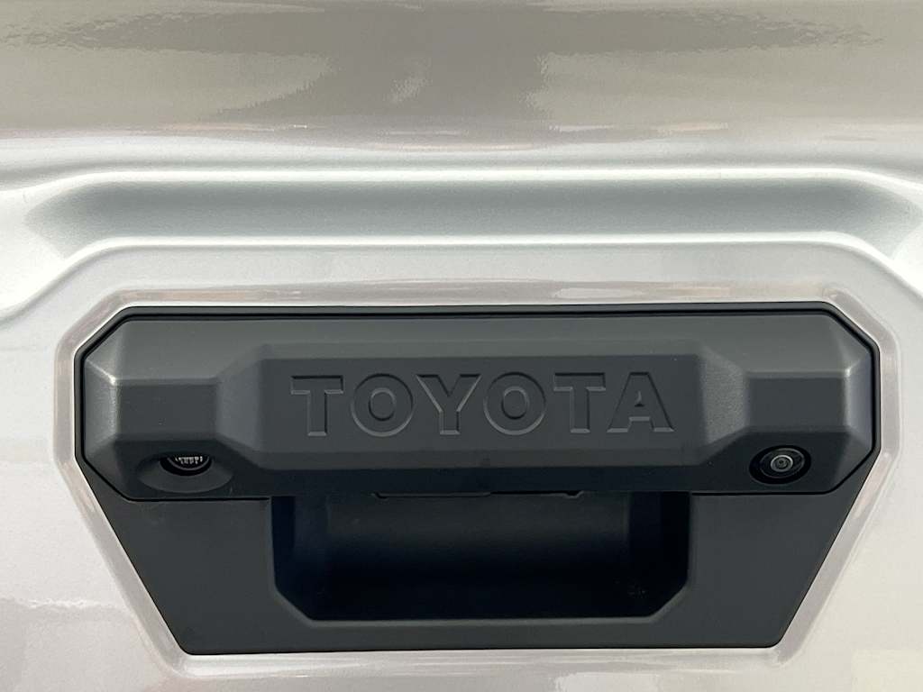 2025 Toyota Tacoma — photo 18