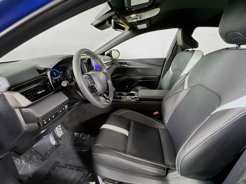 2025 Toyota Camry — photo 21