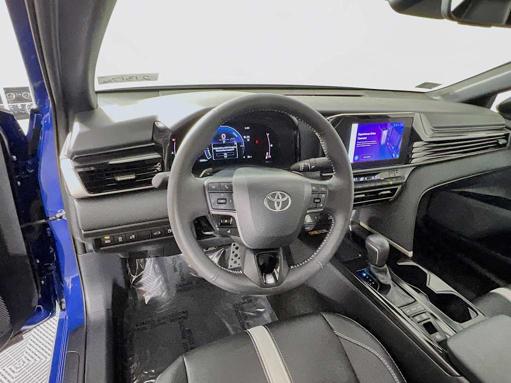 2025 Toyota Camry — photo 11