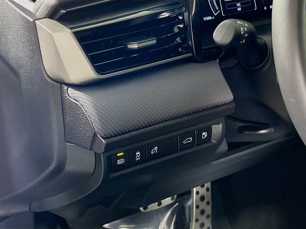 2025 Toyota Camry — photo 10