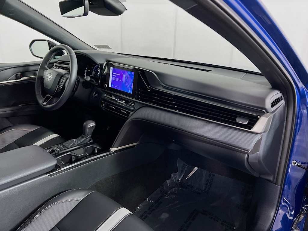 2025 Toyota Camry — photo 28
