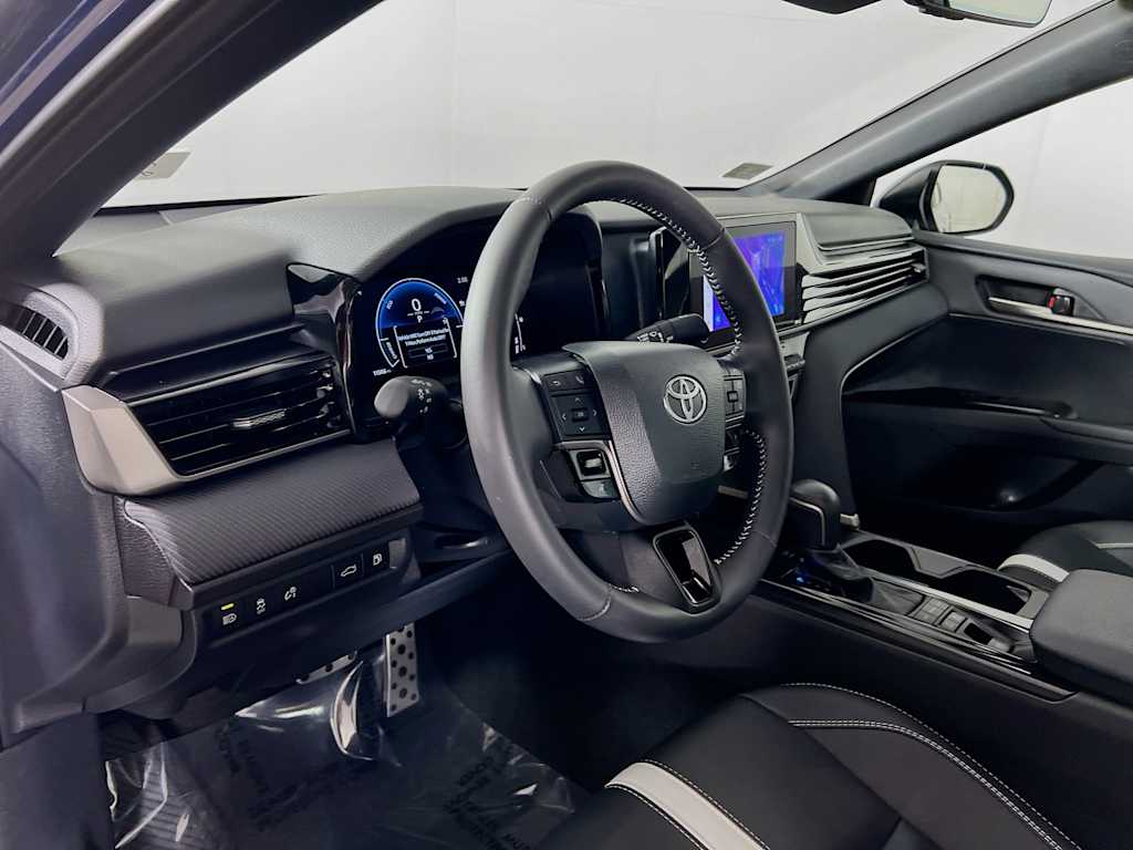 2025 Toyota Camry — photo 9