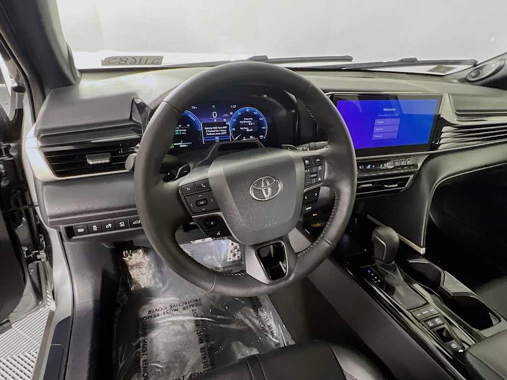 2025 Toyota Camry — photo 11