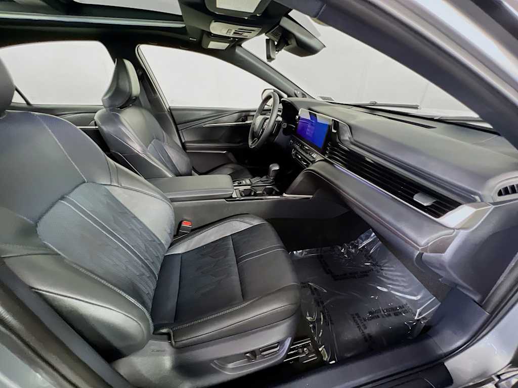2025 Toyota Camry — photo 28