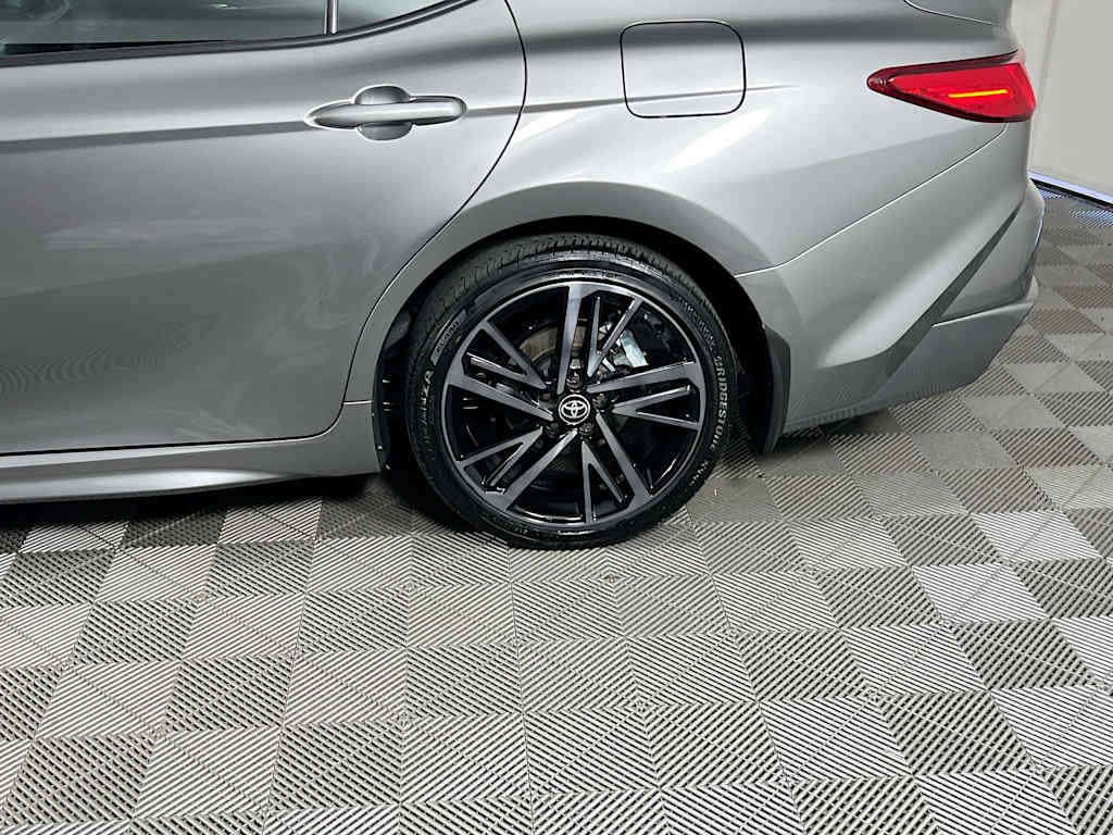 2025 Toyota Camry — photo 31