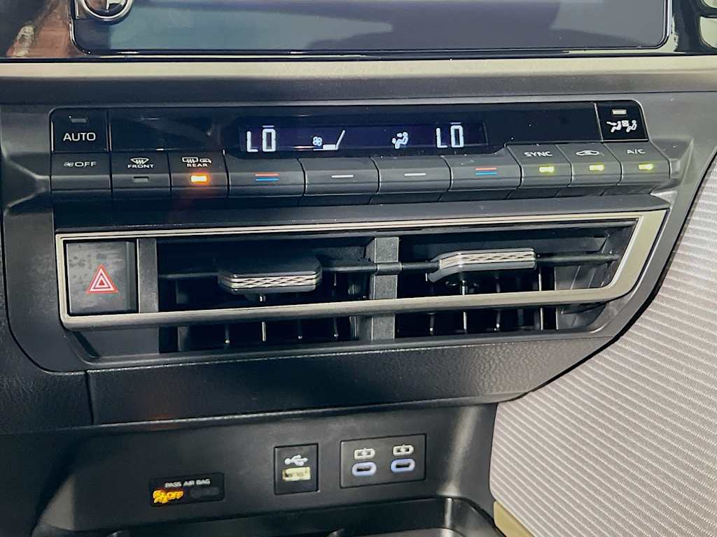 2025 Toyota Camry — photo 15