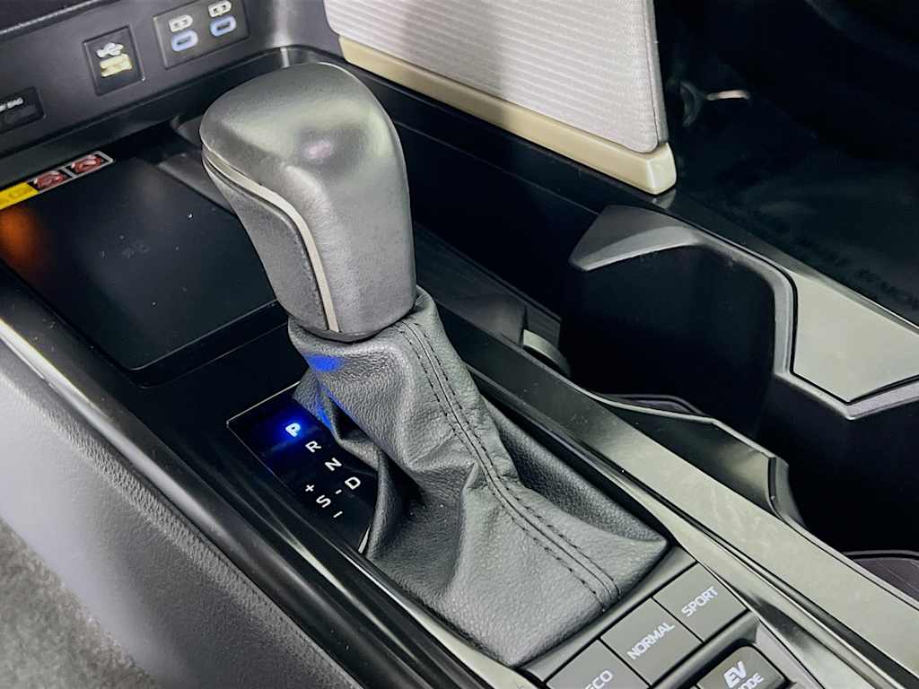 2025 Toyota Camry — photo 16