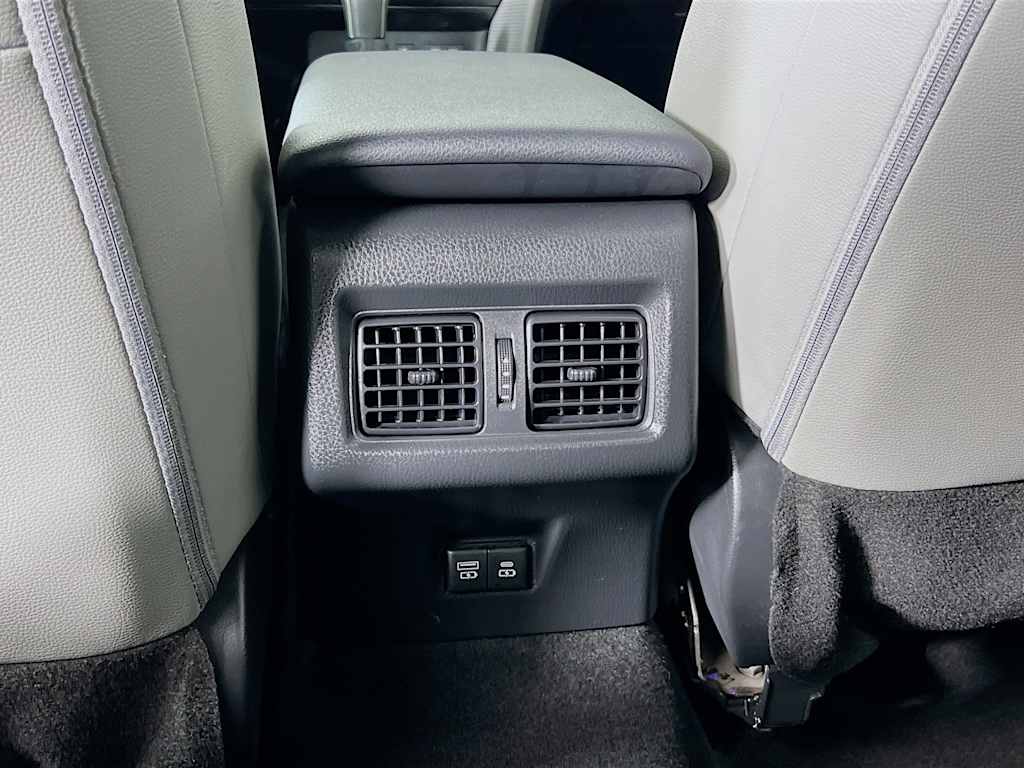 2025 Toyota Camry — photo 24
