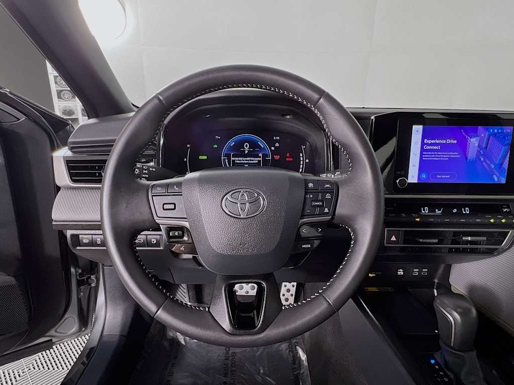 2025 Toyota Camry — photo 11