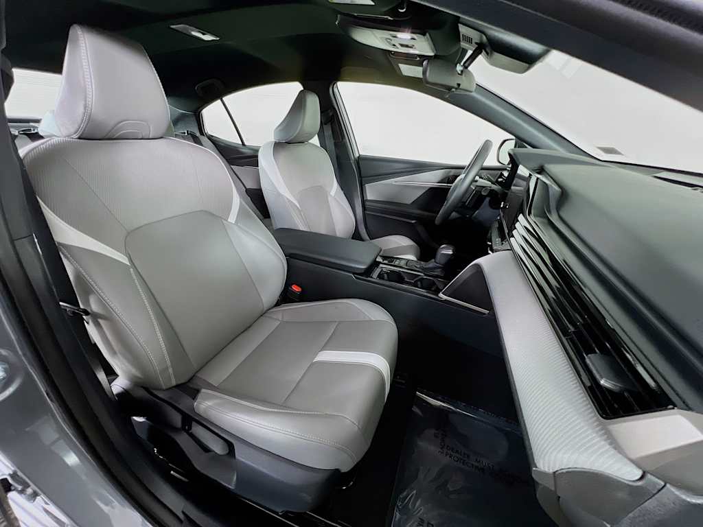 2025 Toyota Camry — photo 27