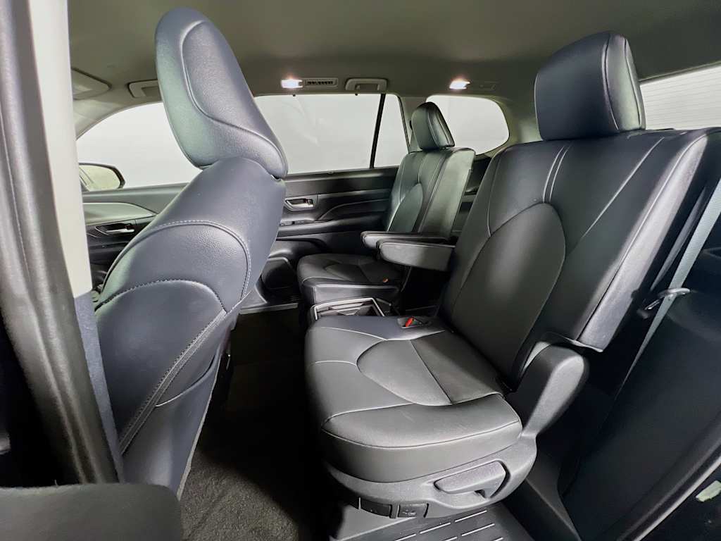 2025 Toyota Grand Highlander — photo 24