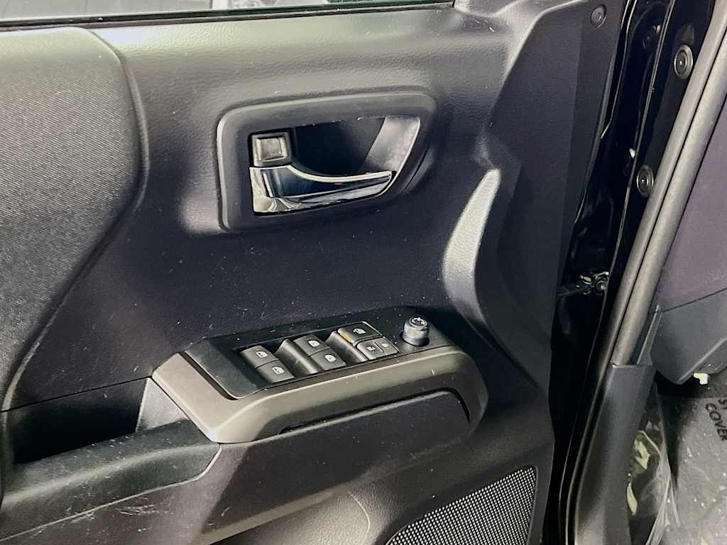 2021 Toyota Tacoma — photo 18
