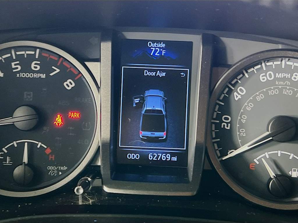 2021 Toyota Tacoma — photo 12