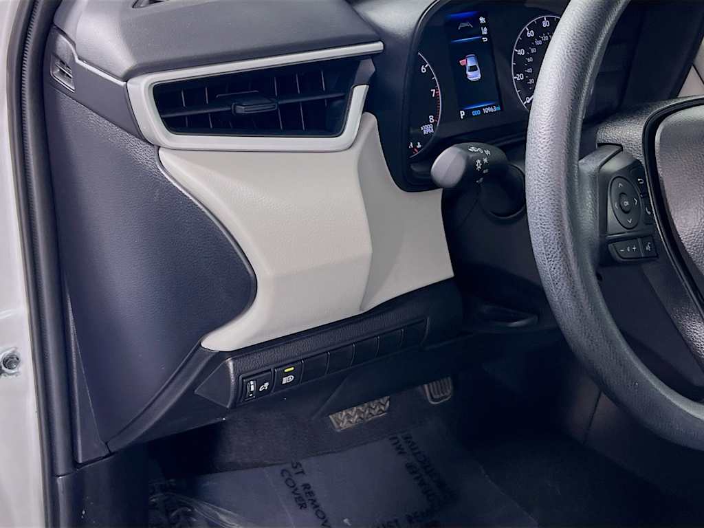 2025 Toyota Corolla — photo 10