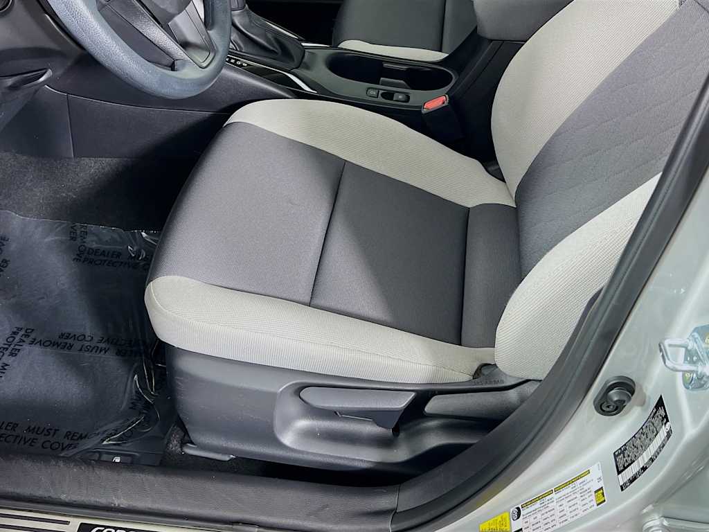 2025 Toyota Corolla — photo 19