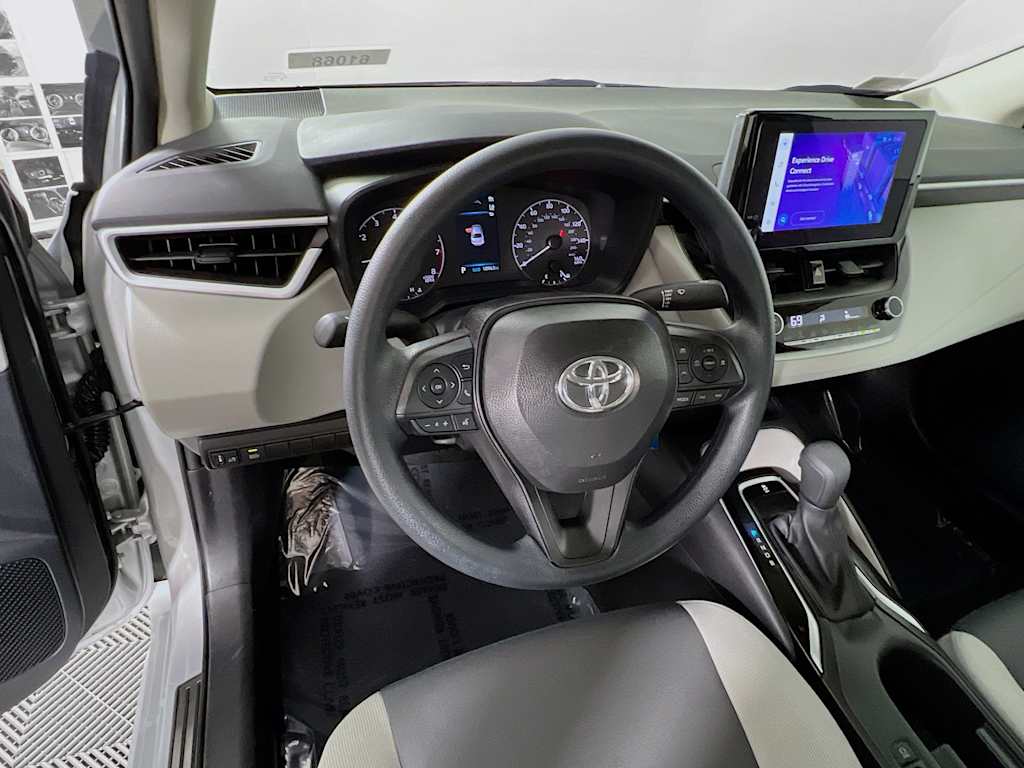 2025 Toyota Corolla — photo 11