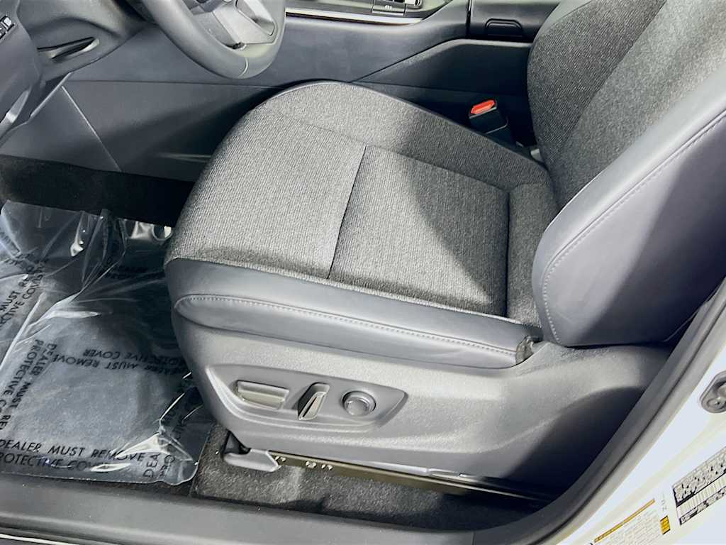 2023 Toyota Crown — photo 20