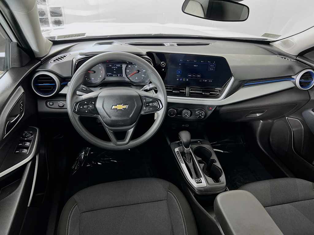 2025 Chevrolet Trax — photo 21