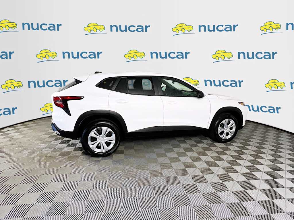 2025 Chevrolet Trax — photo 8