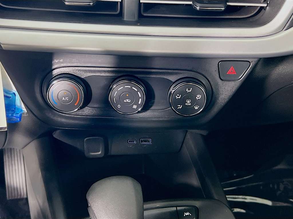2025 Chevrolet Trax — photo 15
