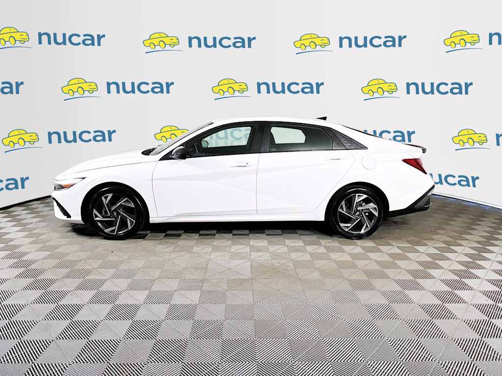 2025 Hyundai Elantra — photo 4