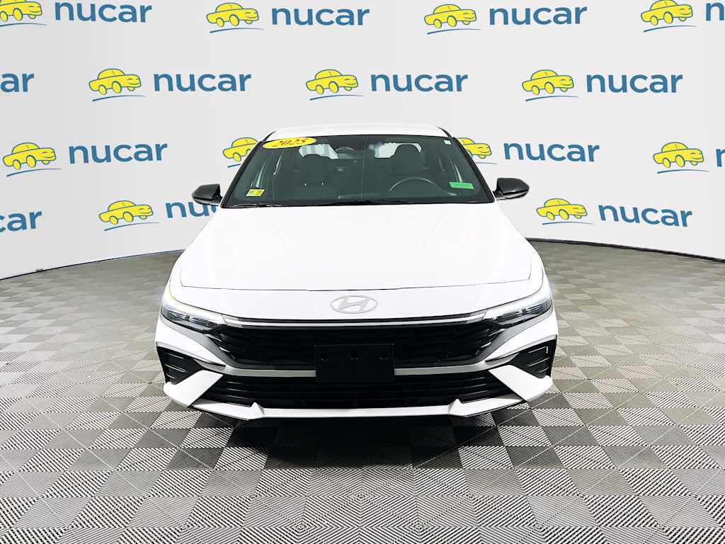 2025 Hyundai Elantra — photo 2