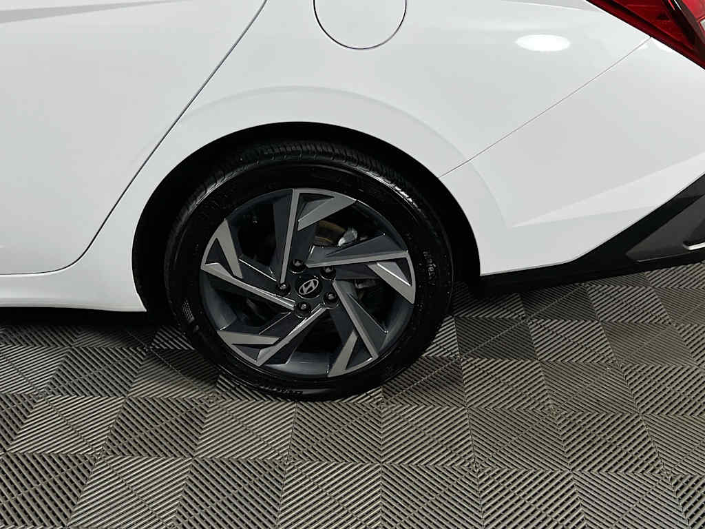 2025 Hyundai Elantra — photo 29