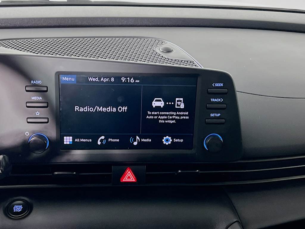 2025 Hyundai Elantra — photo 14