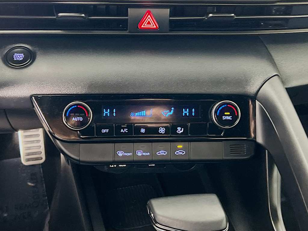 2025 Hyundai Elantra — photo 15