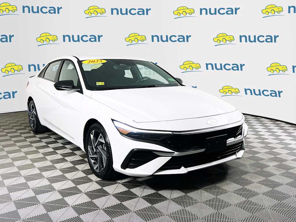 2025 Hyundai Elantra — photo 1