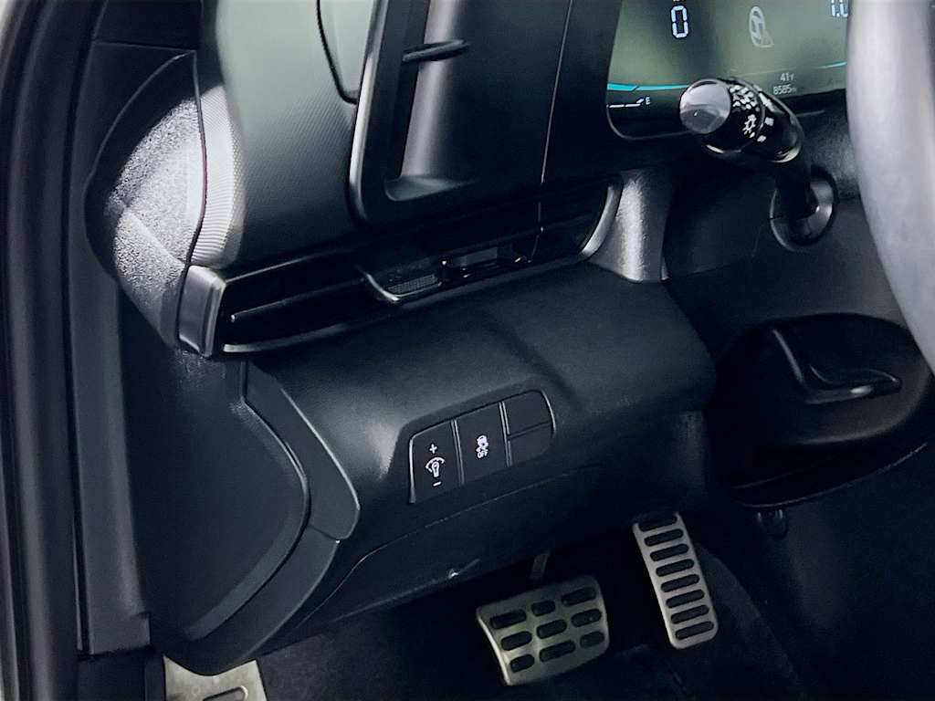 2025 Hyundai Elantra — photo 10