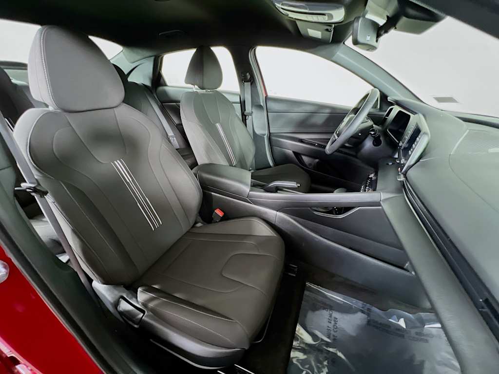 2025 Hyundai Elantra — photo 20