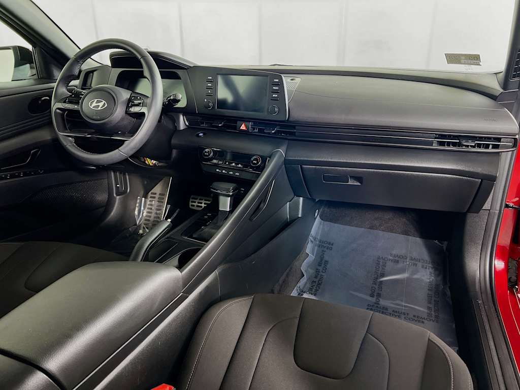 2025 Hyundai Elantra — photo 21